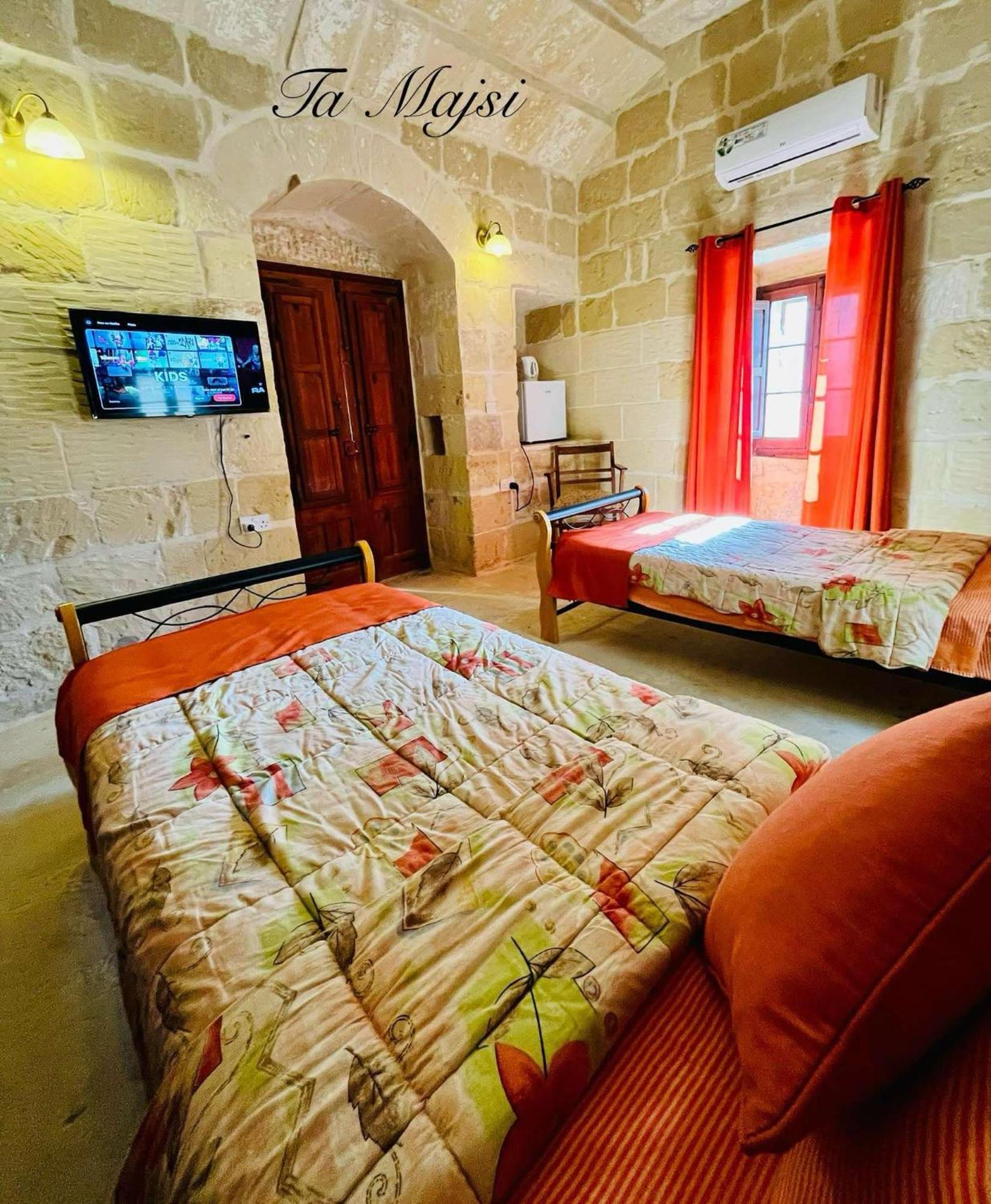 Ta Majsi Farmhouse With Indoor Heated Pool Сан Лоренц Экстерьер фото